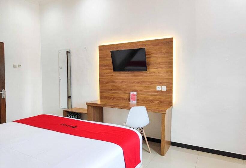 Номер Deluxe, Reddoorz Near Prambanan Temple