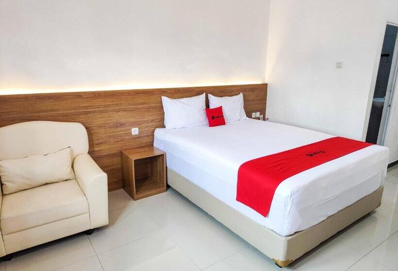 Номер Deluxe, Reddoorz Near Prambanan Temple