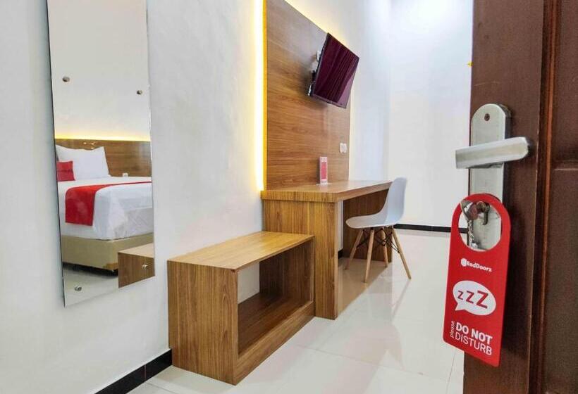 Номер Deluxe, Reddoorz Near Prambanan Temple