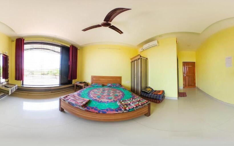 Номер Deluxe, Shreyas Guest House   Tatkare Villa