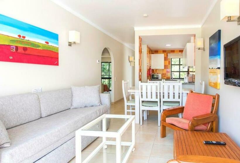 2침실 아파트 정원 전망, Alfagar Village