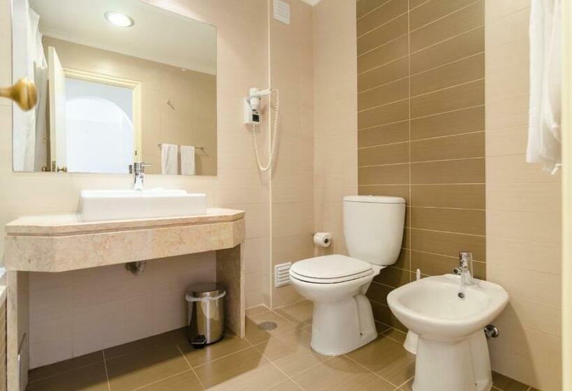 2침실 아파트 정원 전망, Alfagar Village