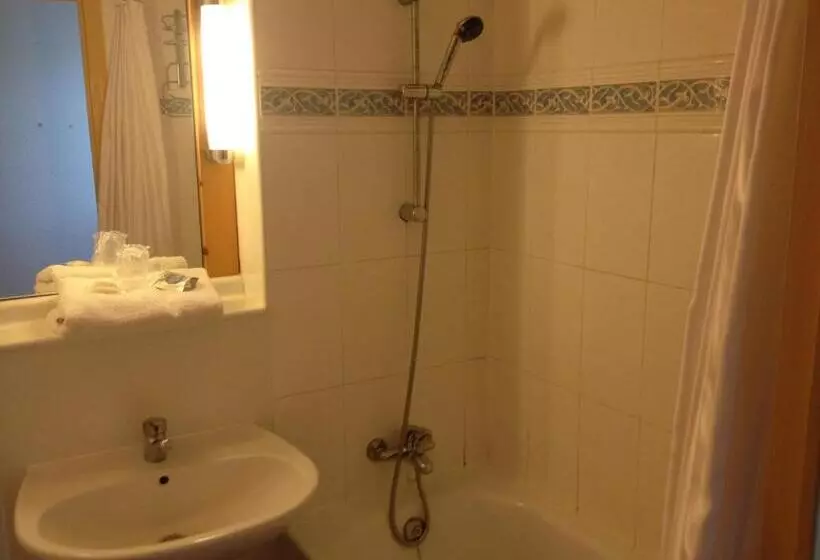 スタンダードルーム, Doubs Hotel   Besançon Ecole Valentin