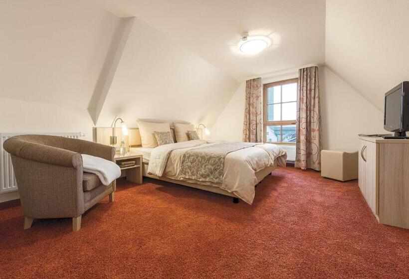 جناح جونيور, Altes Brauhaus Garni