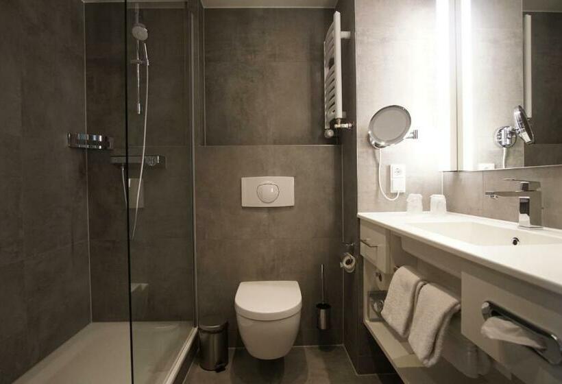 Стандартный Номер Кровать Кинг, Courtyard By Marriott Hannover Maschsee