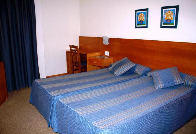 스탠다드 트리플 룸, Das Taipas