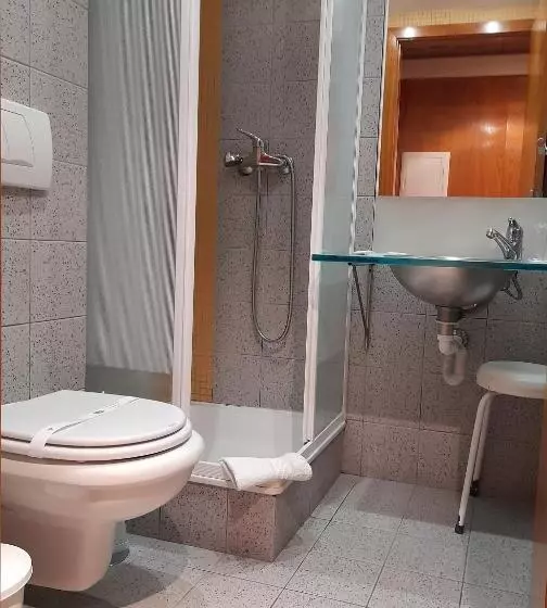 Standard Yhden Hengen Huone, Das Taipas