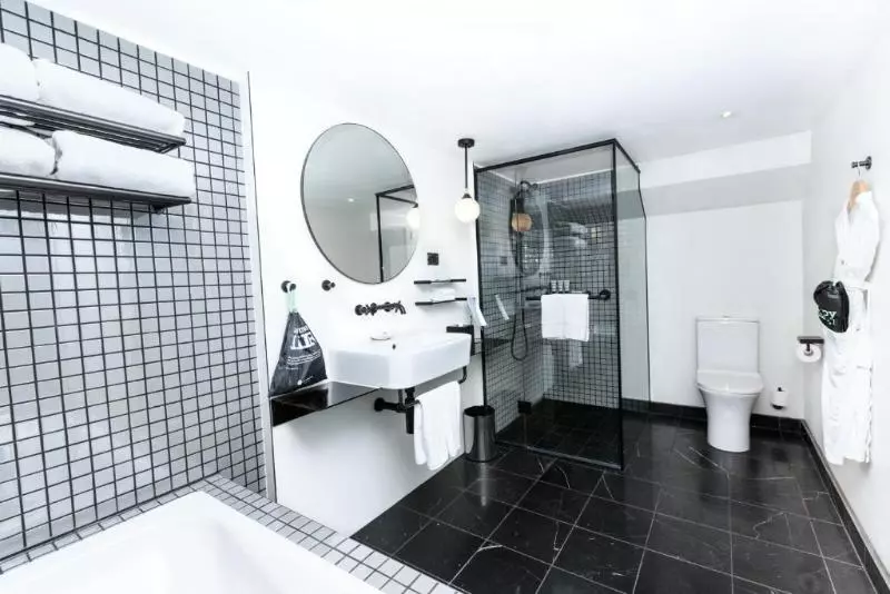 اتاق لوکس با تخت بزرگ, Ovolo Woolloomooloo