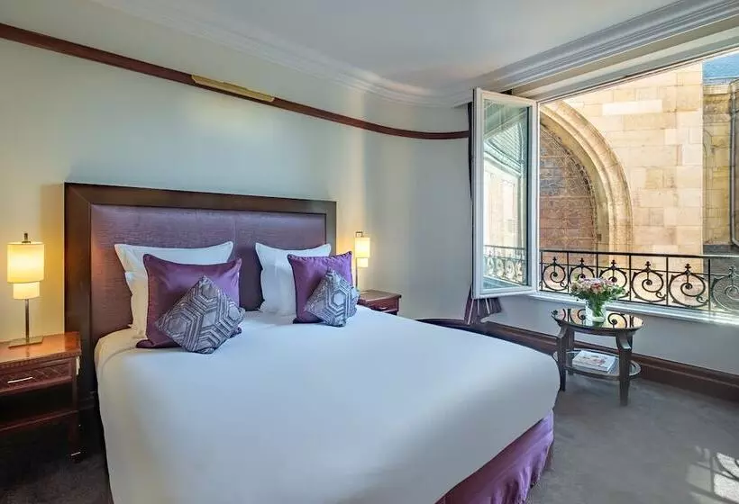 デラックストリプルルーム, Pont Royal Paris