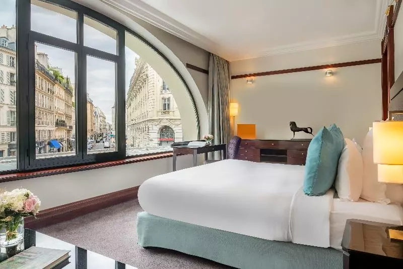 ジュニアスイート, Pont Royal Paris