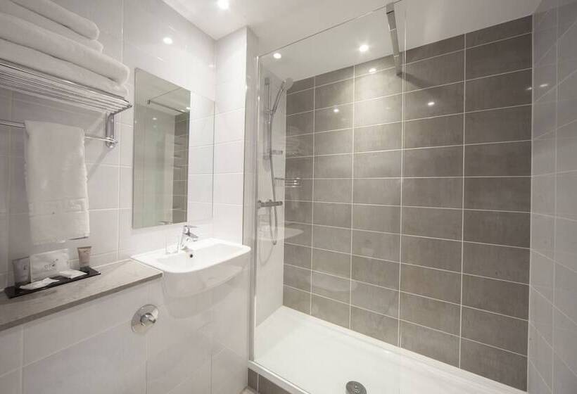 חדר סופריור, The Holt