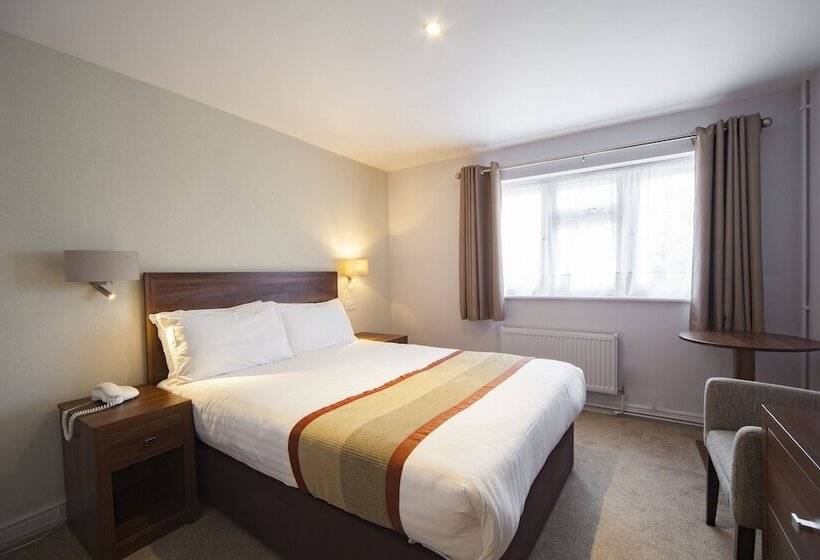 חדר סטנדרט, The Holt