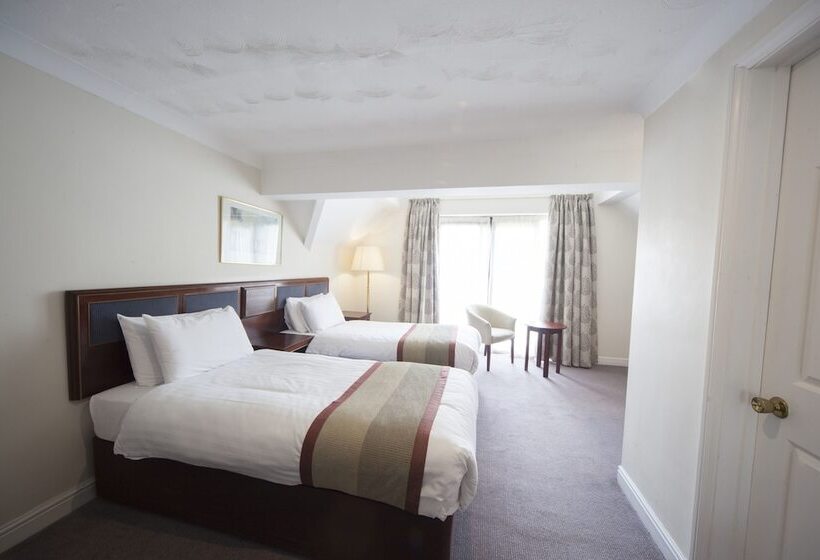 חדר סופריור, The Holt