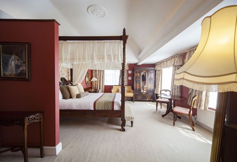 סוויטה, The Holt