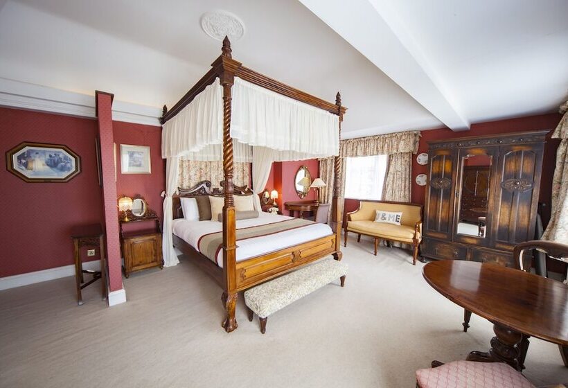 סוויטה, The Holt