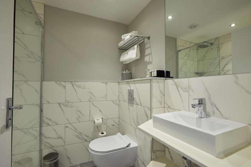 带大床的高级房间, Woughton House