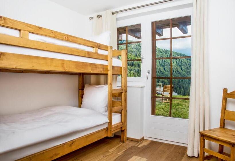 דירת שלושה חדרים, Chandolin Boutique