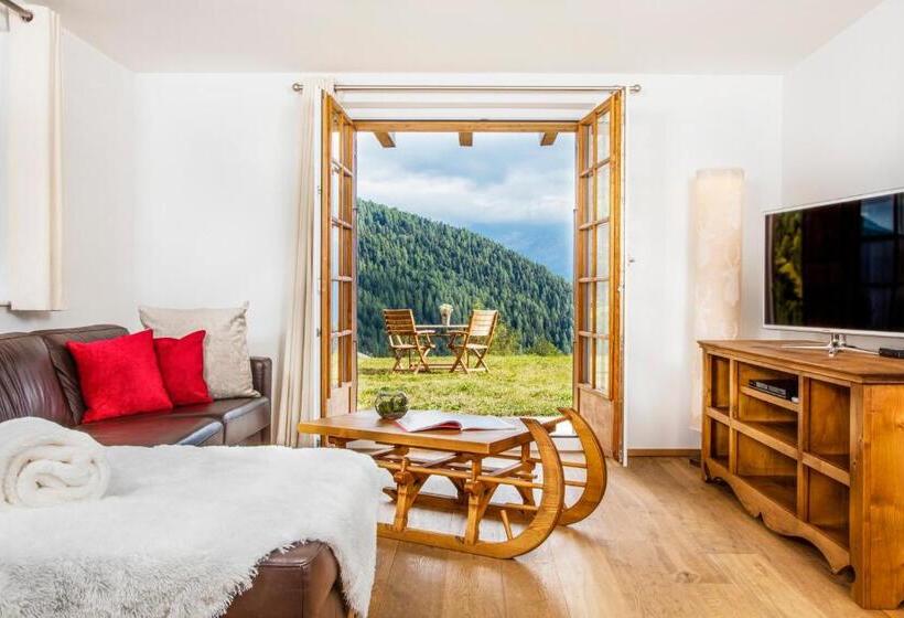 דירת שלושה חדרים, Chandolin Boutique