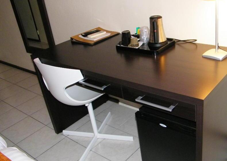 اتاق کلاسیک یک تخته, Central Hotel Cayenne