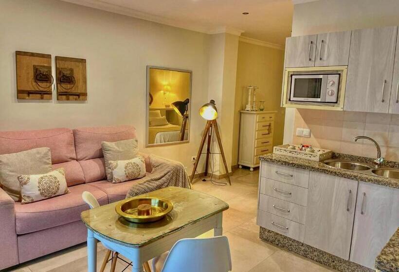 Люкс Вид на Сад, Hostal Boutique Plaza Cantarero