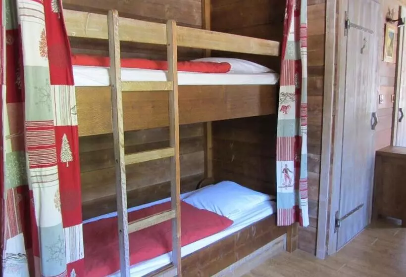 اتاق استاندارد چهار تخته, Auberge Des Skieurs