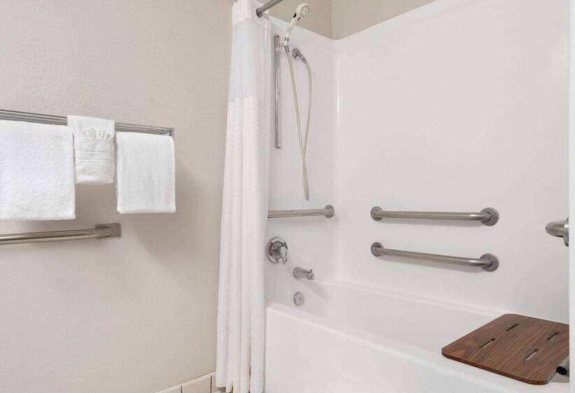 جناح, Baymont By Wyndham Casa Grande