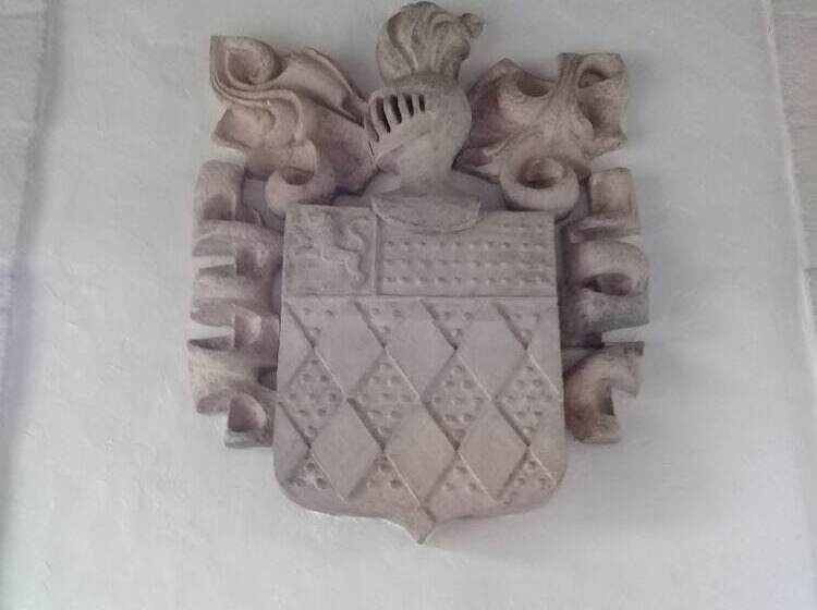 标准间, Château D Agneaux