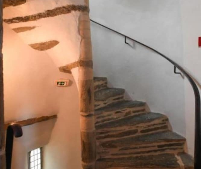 标准间, Château D Agneaux