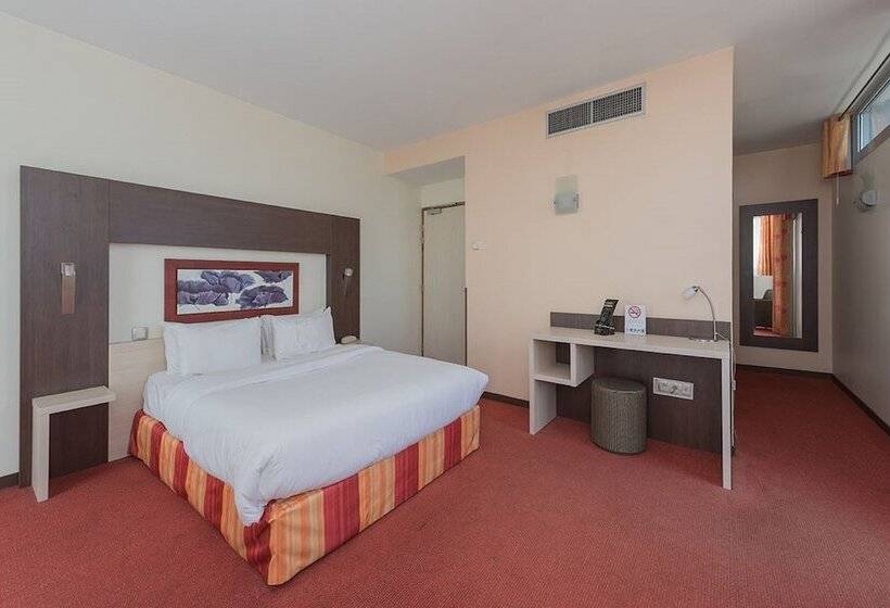 Номер Superior, Hostellerie Saint Vincent Beauvais Aeroport
