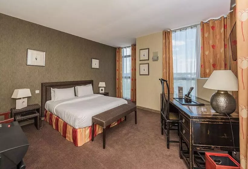 سوییت, Hostellerie Saint Vincent Beauvais Aeroport