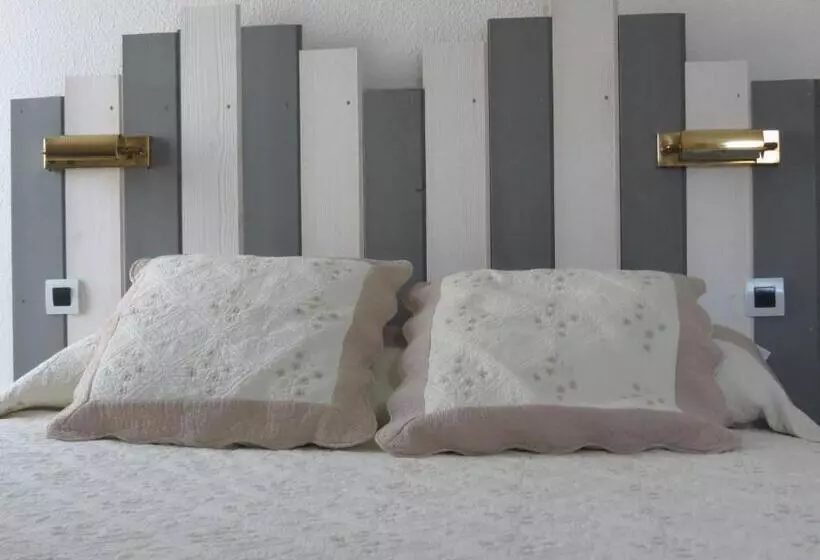 Standard Room, Le Parasol