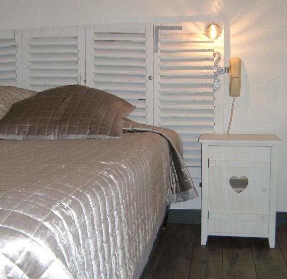 غرفة قياسية ثلاثية مطلة علي الحديقة, Le Parasol