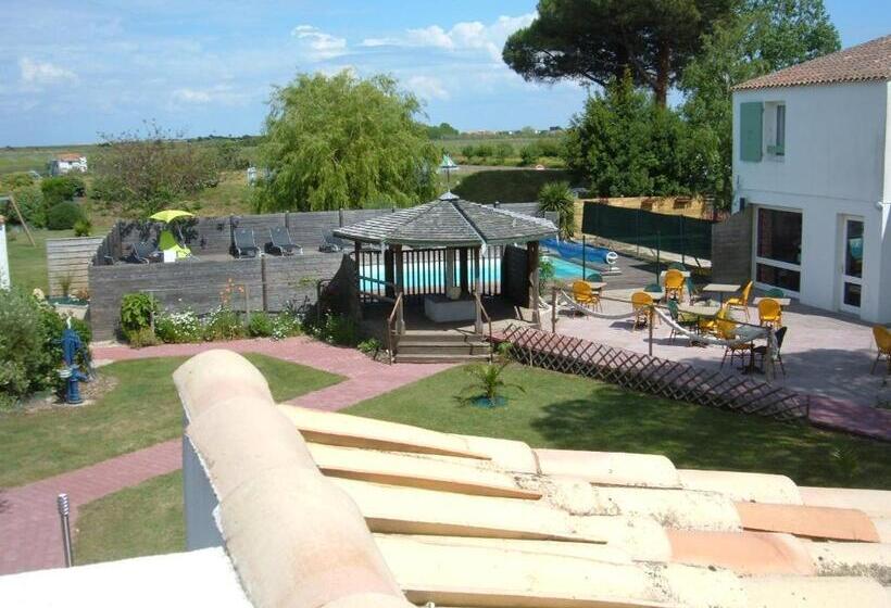 Comfort room with balcony, Le Parasol