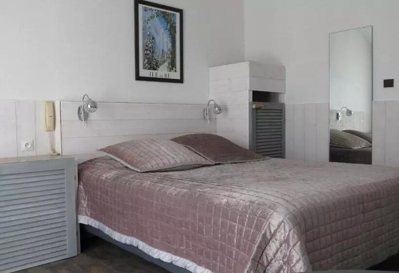 Comfort room with balcony, Le Parasol