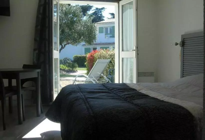 Standard Room with Terrace, Le Parasol