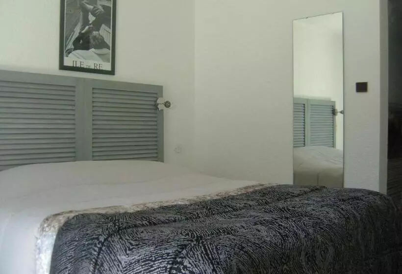 Standard Room with Terrace, Le Parasol
