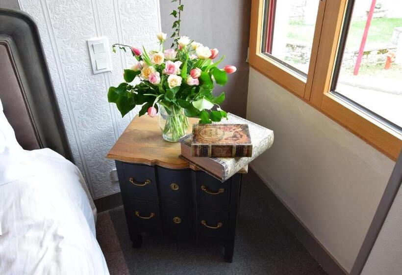 غرفة قياسية, Le Petit Relais