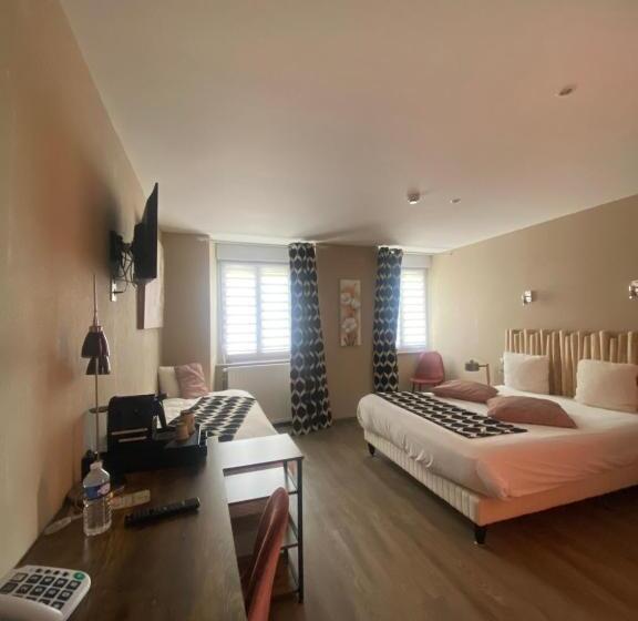 غرفة قياسية ثلاثية, Logis Central Hôtel   Restaurant & Spa