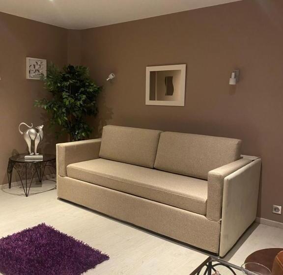 جناح, Logis Central Hôtel   Restaurant & Spa