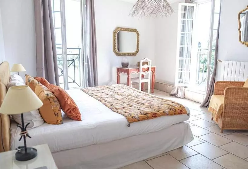 スーペリアールーム, Logis Hôtel Et Restaurant La Bastide Cabezac