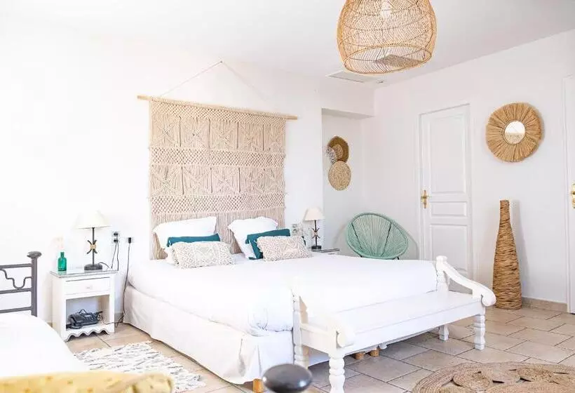 デラックストリプルルーム, Logis Hôtel Et Restaurant La Bastide Cabezac
