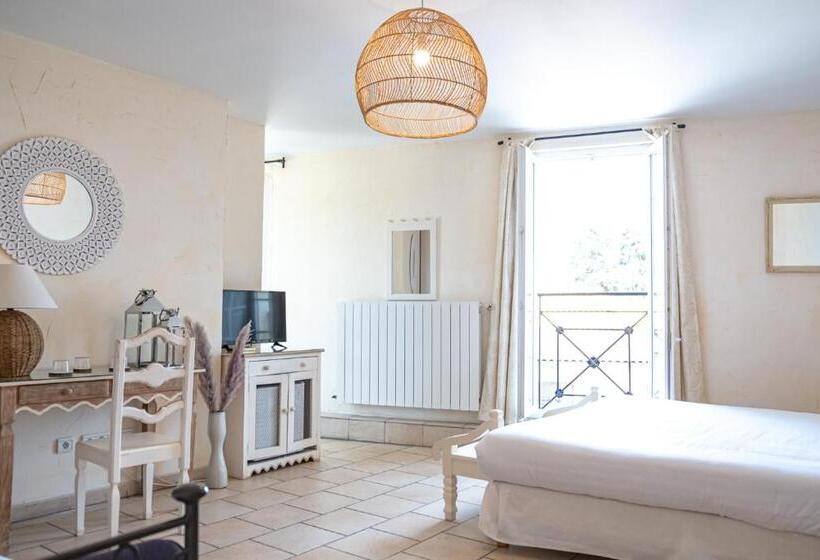 Трехместный Номер Deluxe, Logis Hôtel Et Restaurant La Bastide Cabezac