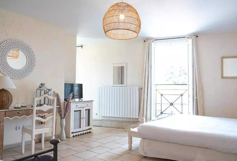 デラックストリプルルーム, Logis Hôtel Et Restaurant La Bastide Cabezac