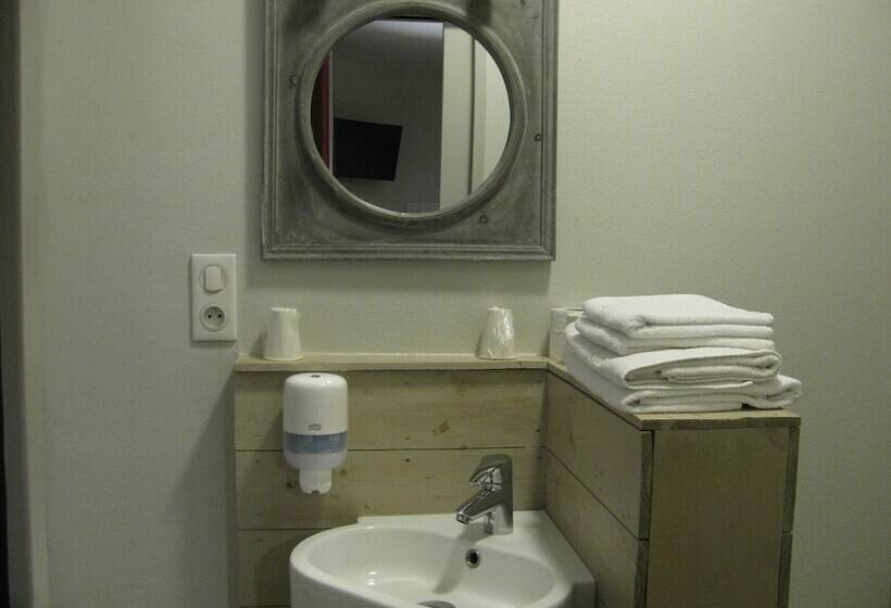 غرفة قياسية, Logis Hôtel Le Cheval Noir