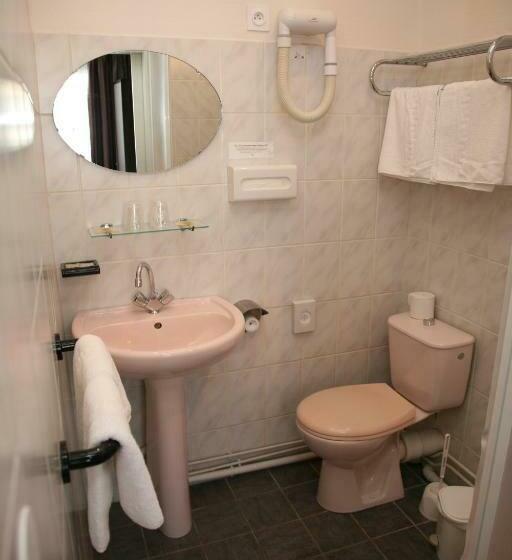 غرفة قياسية, Logis Hôtel  Restaurant La Renaissance