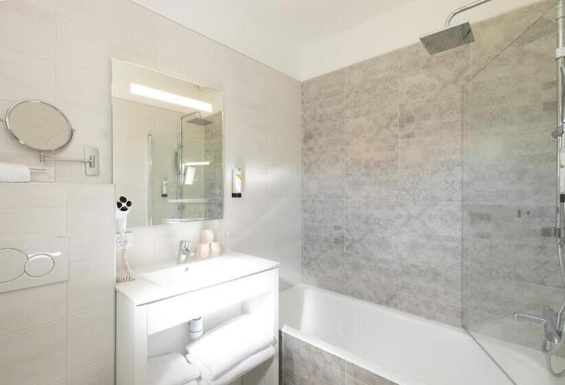 Номер Стандарт Трехместный, Logis Hôtel St Sylvestre