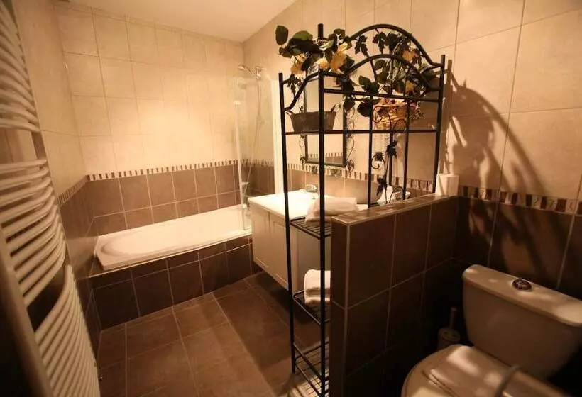 Standard Room, Logis Le Bourguignon