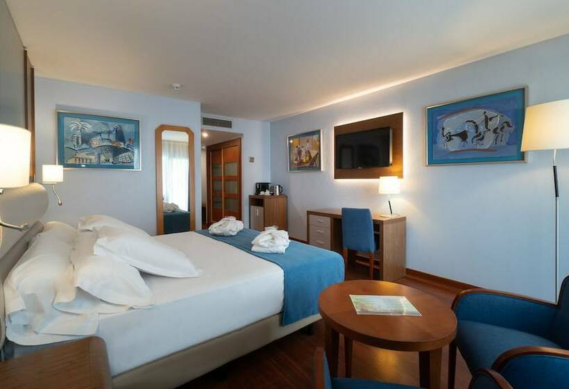 اتاق سوپریور, Ms Maestranza Málaga