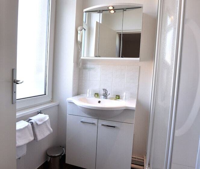 Номер Комфорт, Brit Hotel Confort Bagnoles Normandie