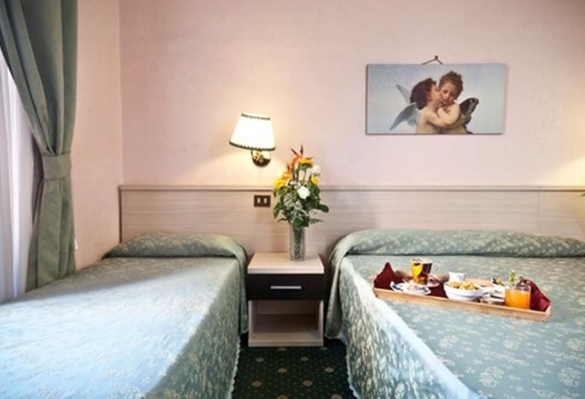 Standaard Driepersoonskamer, Priscilla